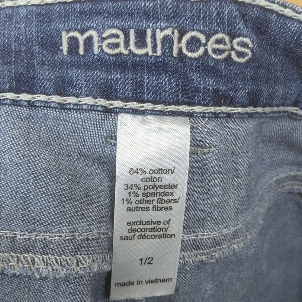 Maurices Jeans Womens 1/2 Blue Denim‎ Low Rise Y2K Cropped Frayed Hem